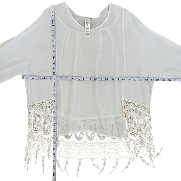 Chico’s ivory lace trim flowy top size large - Picture 4 of 6